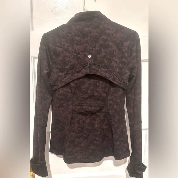 Lululemon Define Jacket- Luxtreme in Black Cherry - Picture 4 of 4